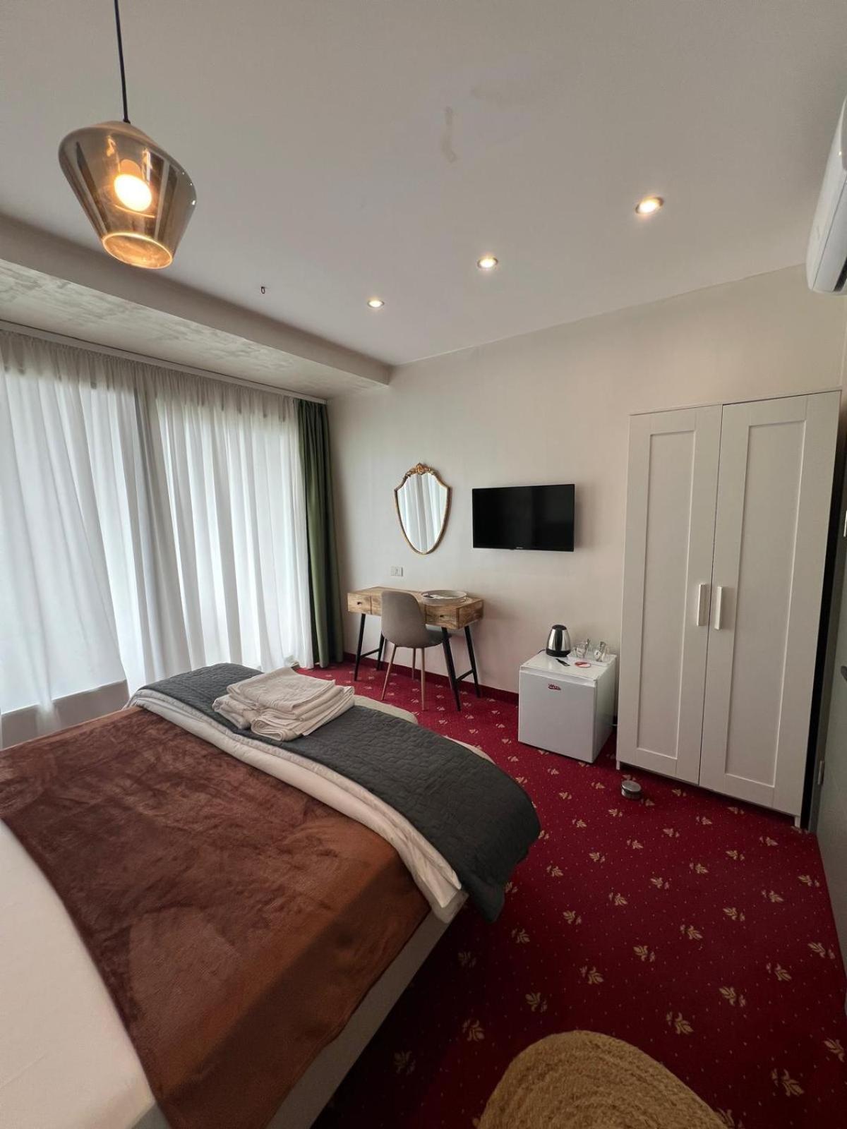 White Boutique Hotel- Eforie Nord Exteriör bild